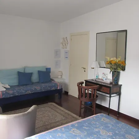 Alojamento de Acomodação e Pequeno-almoço Sole E Sale 3*