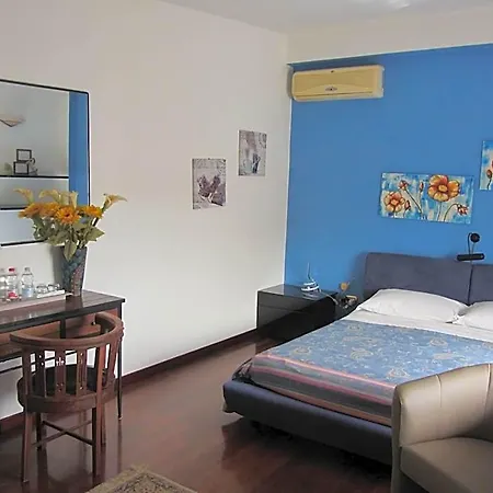 Oda ve Kahvaltı Sole E Sale 3*